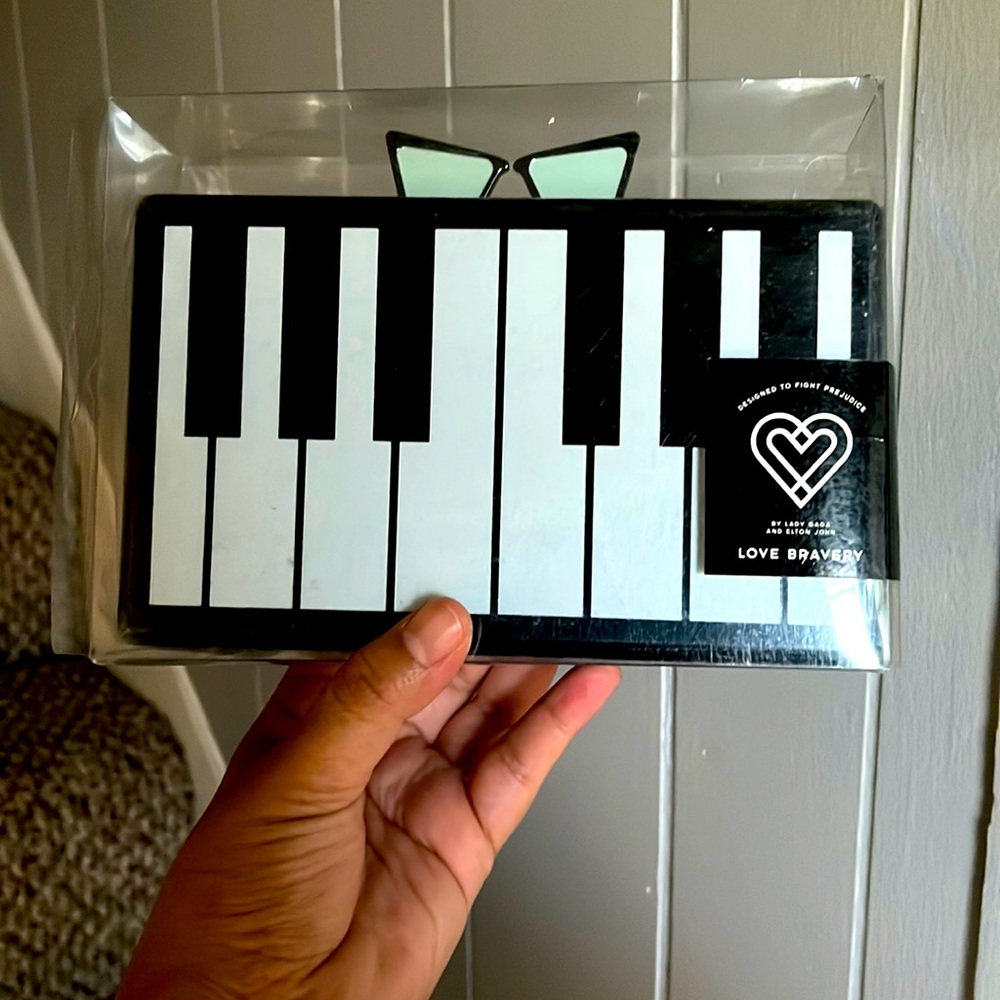 Lady Gaga / Elton John Love Bravery hard clutch - piano